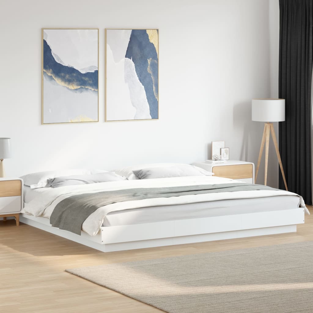 vidaXL Cadru de pat cu lumini LED, alb, 180x200 cm, lemn prelucrat vidaXL Cadru de pat cu lumini LED, alb, 180x200 cm, lemn prelucrat