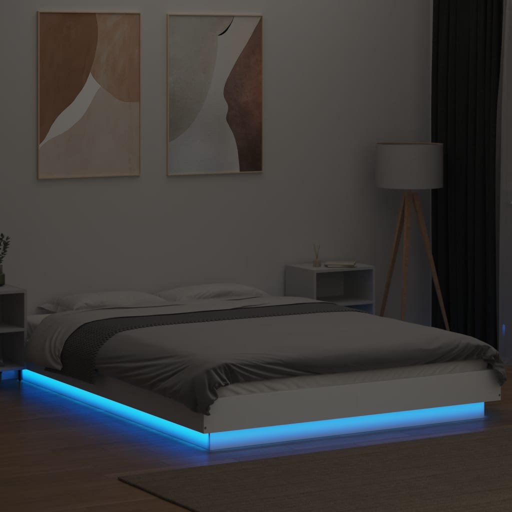 vidaXL Cadru de pat cu lumini LED, alb, 140x200 cm, lemn prelucrat vidaXL Cadru de pat cu lumini LED, alb, 140x200 cm, lemn prelucrat