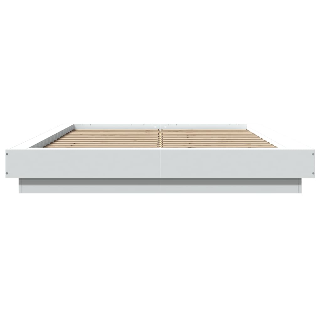 vidaXL Cadru de pat cu lumini LED, alb, 140x200 cm, lemn prelucrat vidaXL Cadru de pat cu lumini LED, alb, 140x200 cm, lemn prelucrat