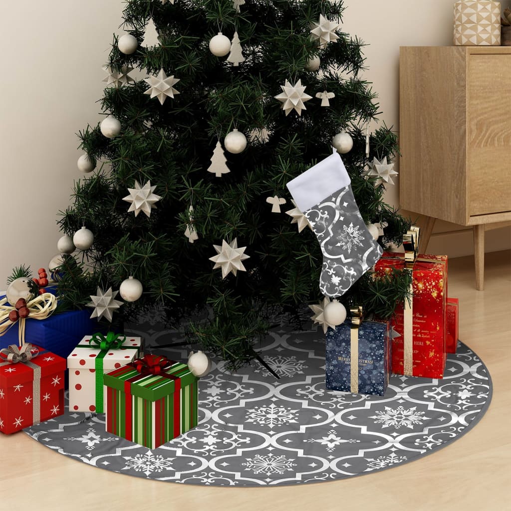 vidaXL Covor fustă de brad Crăciun cu șosetă, gri, 122 cm, țesătură vidaXL Covor fustă de brad Crăciun cu șosetă, gri, 122 cm, țesătură